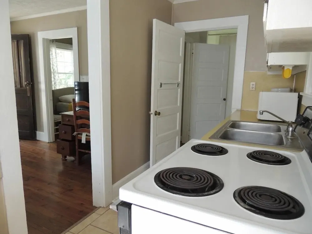 Hendersonville (NC) - 2 Br Cottage