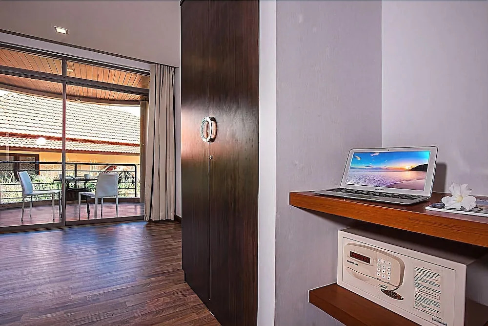 Ban Talay Khaw O12 - 4 Bedrooms