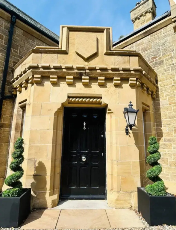 Lodge - Sleeps 18, pet Friendly & Free Parking