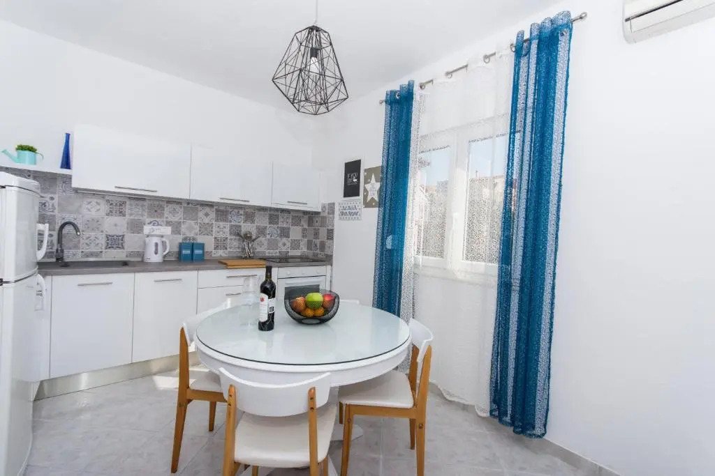 Apartment Mika1