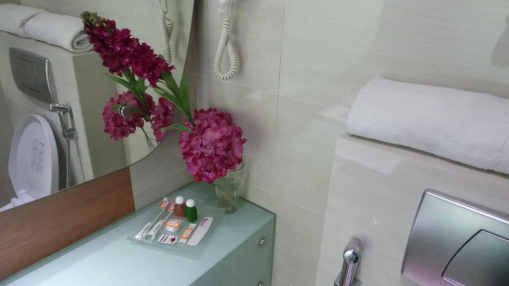 Business Hotel Tomang