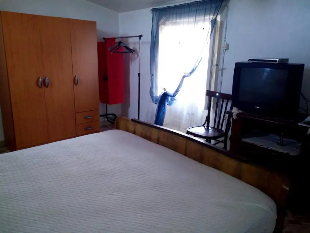 House With 2 Bedrooms in Mistretta, With Terrace - 14 km From the Beach