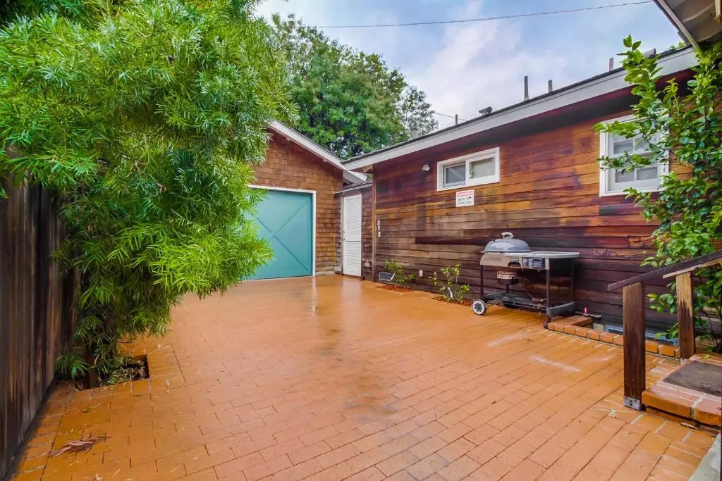 A Touch of Cape Cod in West Hollywood