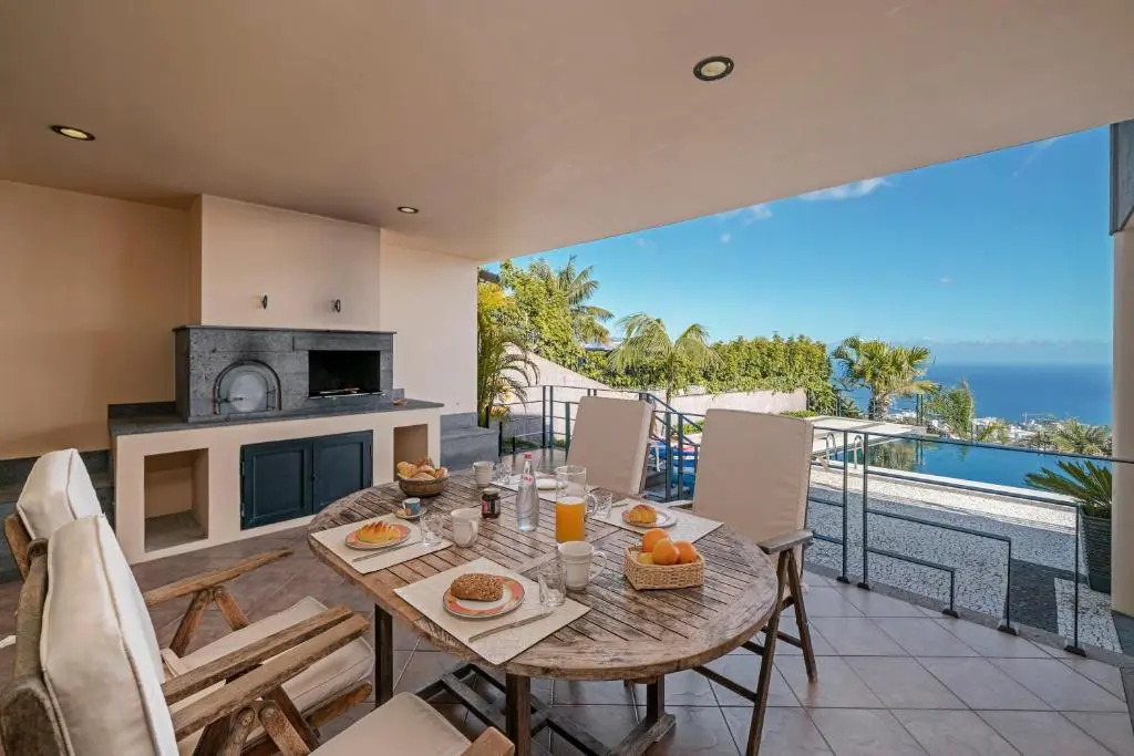 Exquisite Madeira Villa Villa Funchal Luz 5 Bedroom Heated Pool