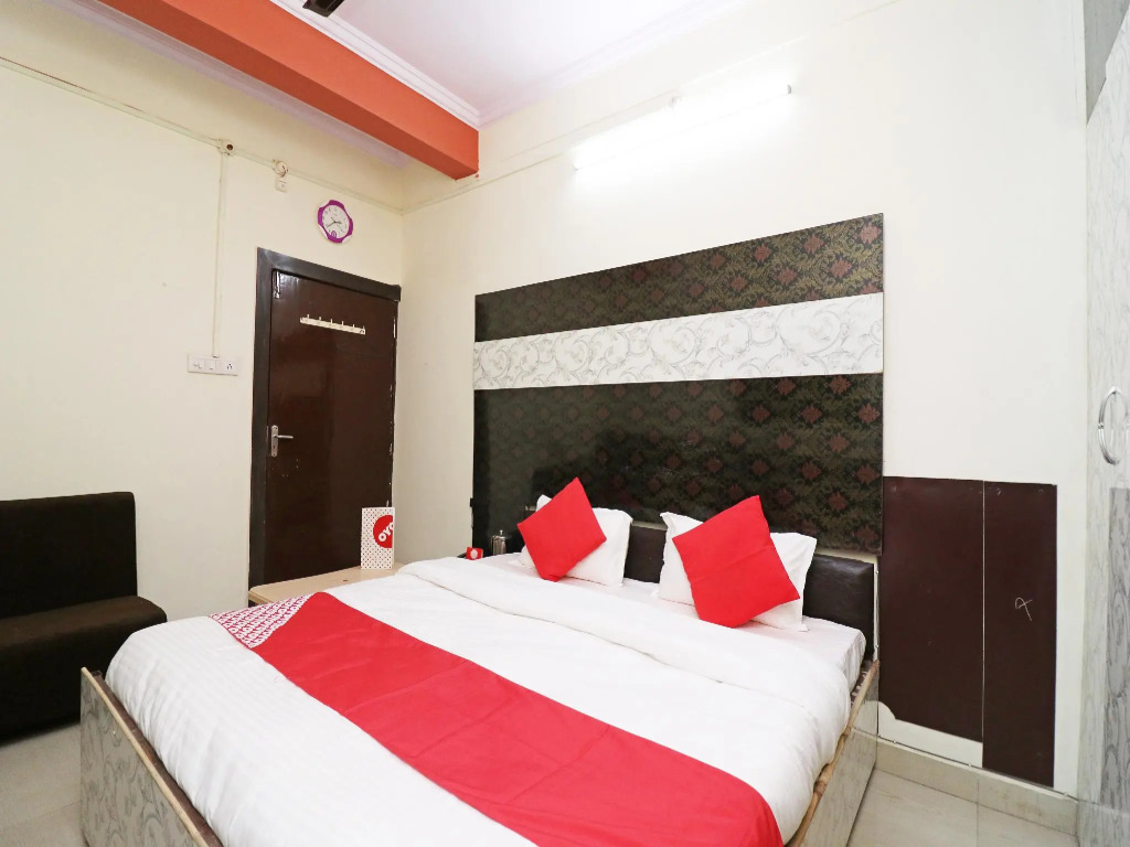 OYO 24172 Hotel Jp Heights