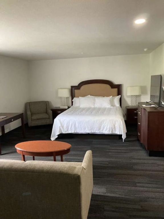 Elker Inn & Suites
