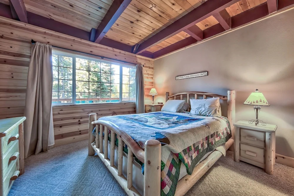The Snowshoe Inn  592ss 4 Bedroom Cabin