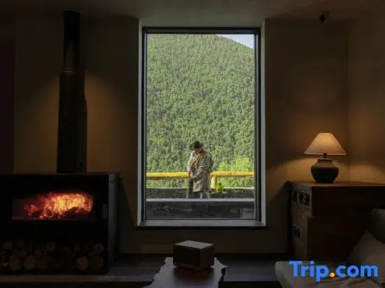 Shanshangshan • Yunyang Resort (Shuangqiao Valley Scenic Area)