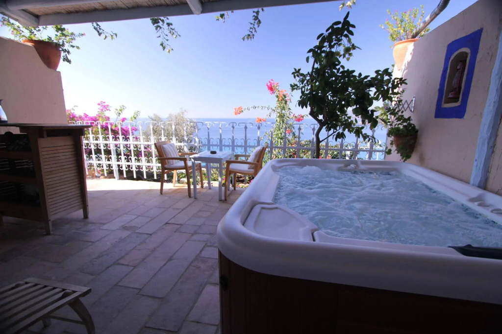 Beyaz Yunus Hotel