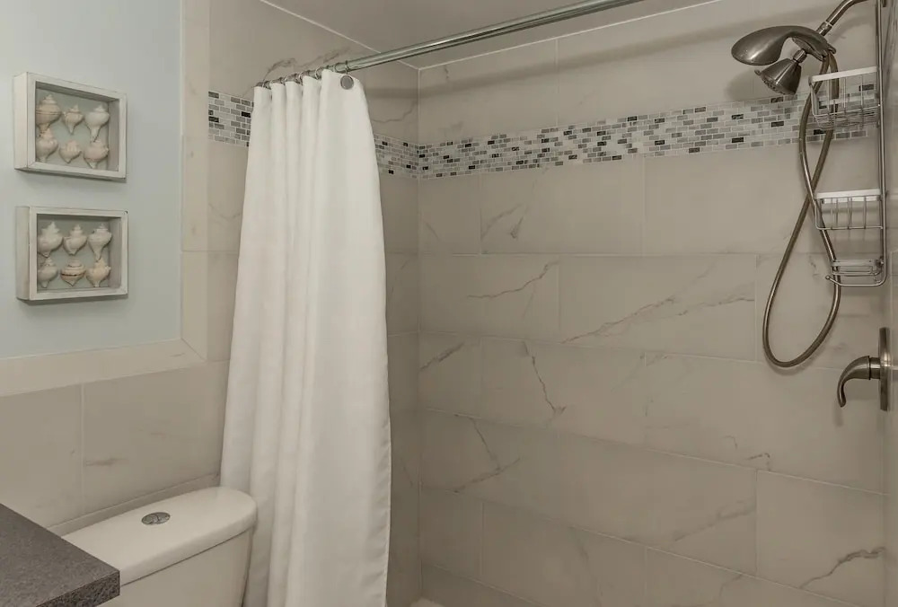 Tastefully Decorated Sea Woods Veranda Close to Pool Fitness Room Sv162