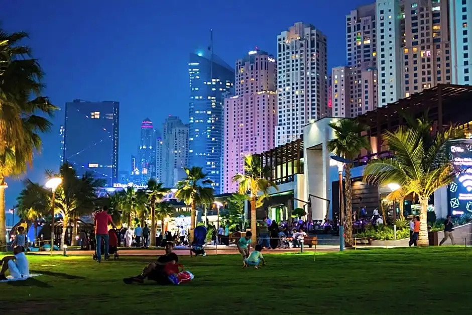 HOMESTAR, Jumeirah Beach Hostel - JBR - Pool, Beach, Metro