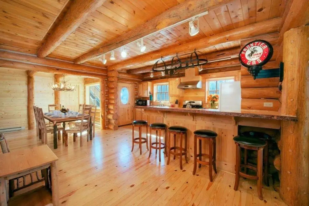 Macker's Cabin - 5BR + Loft Home + Private Hot Tub - LLH 63330