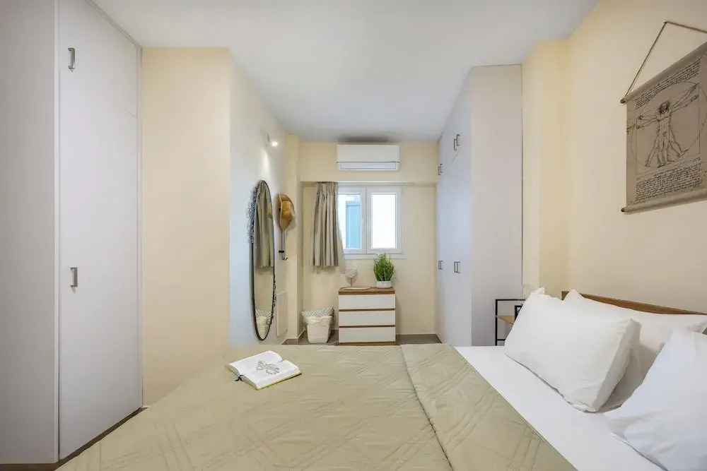 74 Prokymea- Steps From the Sea, Downtown, Balcony