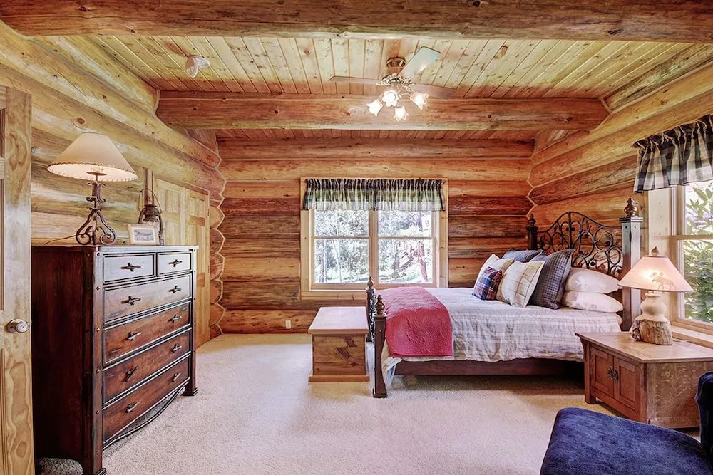 Discovery Lodge by RedAwning
