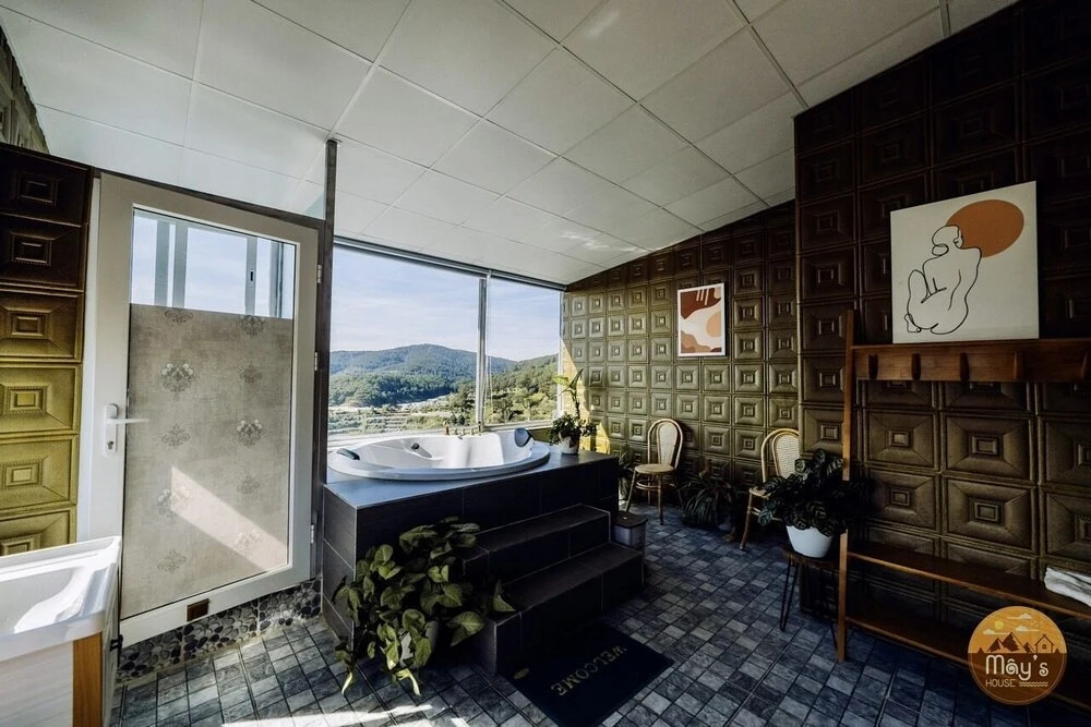 Mây's House