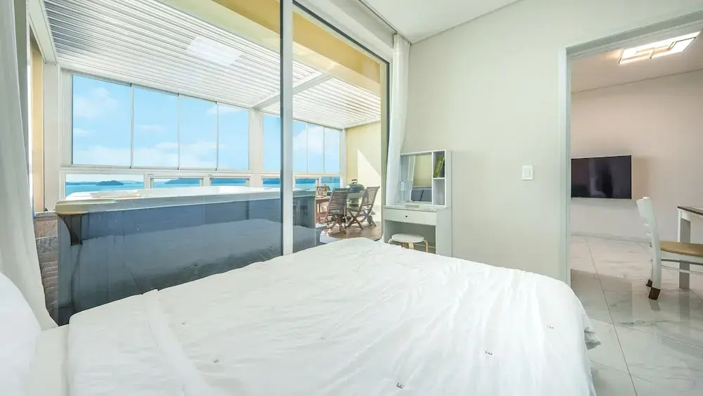 Yeosu Stay Raonpine Spa Pension