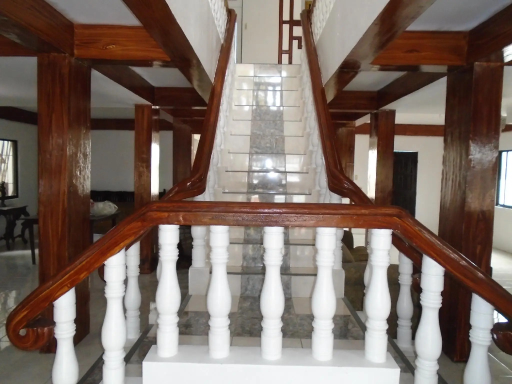 The Victorian by Stevrena Accommodations