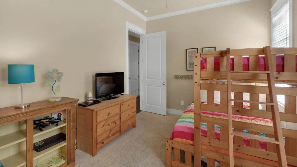 Seagrove 5 Bedroom - Deeded Beach - Elevator - Community Pool - Sleeps 12!