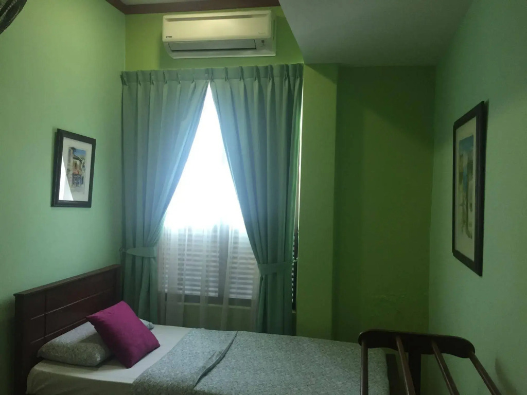 1511 Guest House