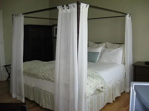 Maison Tait House