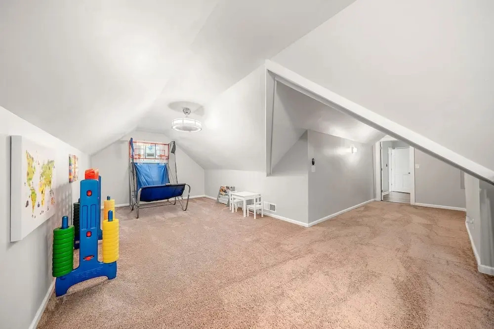 Beautiful Large Newly Renovated 5 Bedroom House