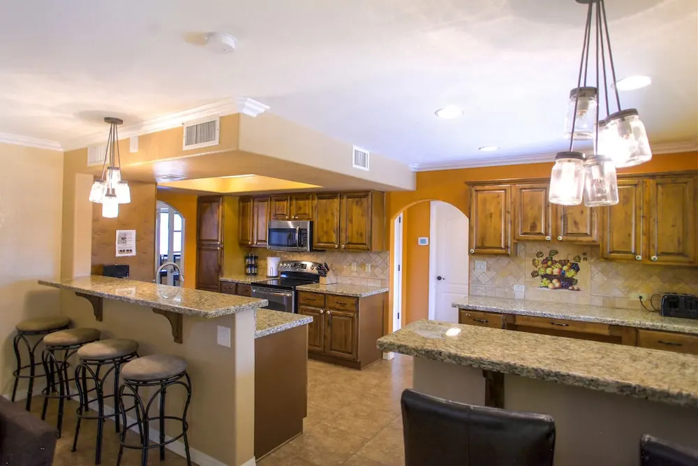 Presidio - 6 Bedroom Home - Scottsdale