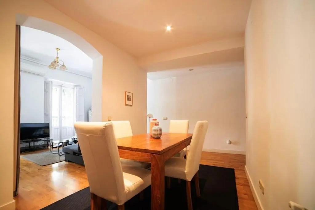 Bright apartment in Historical City Center