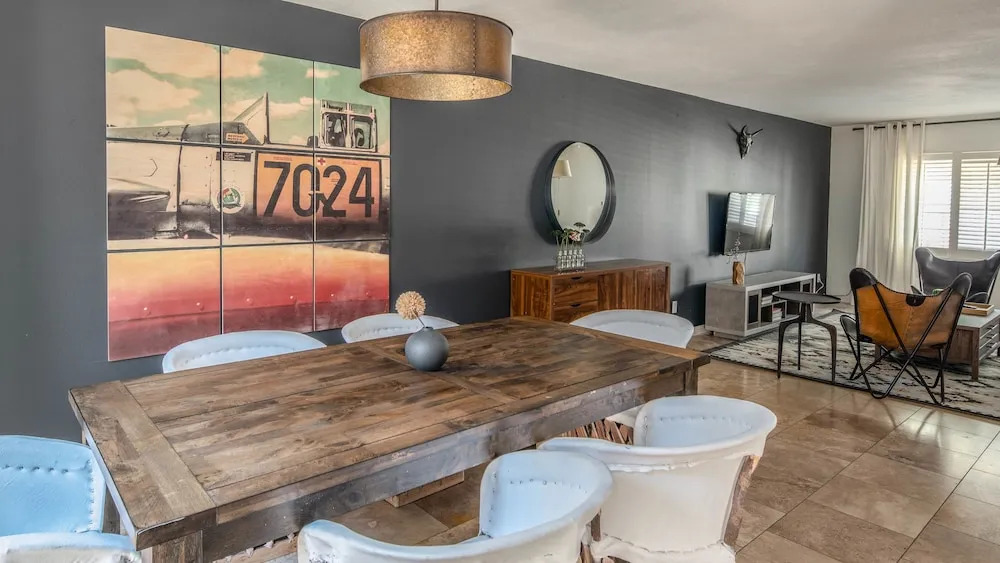 Sleek 2BR Townhome Old Town by WanderJaunt