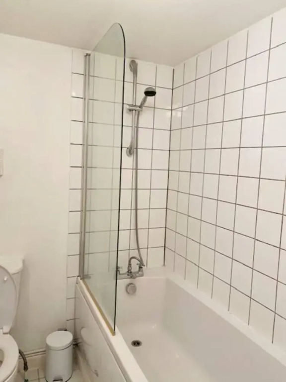 Modern, Quiet Garden Flat in Heart of Wimbledon