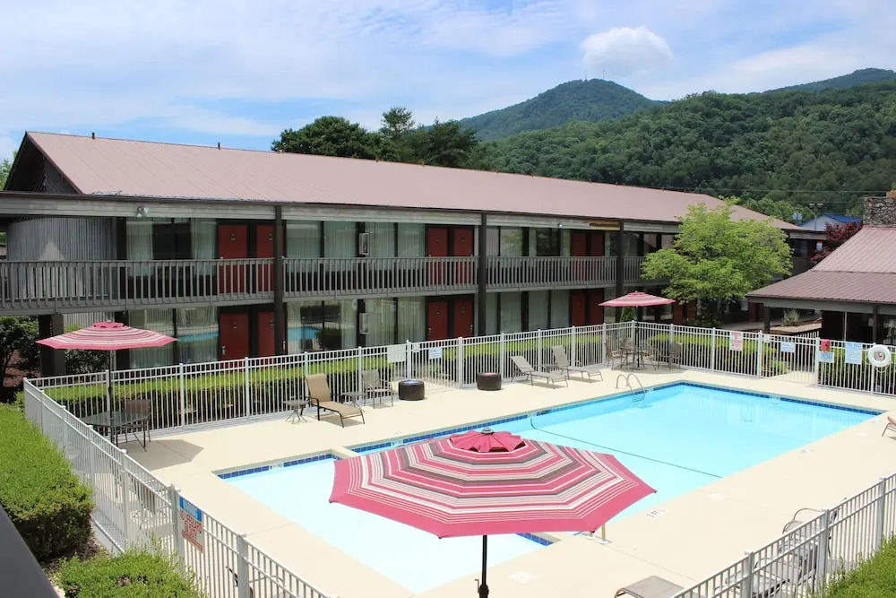 Great Smokies Inn - Cherokee