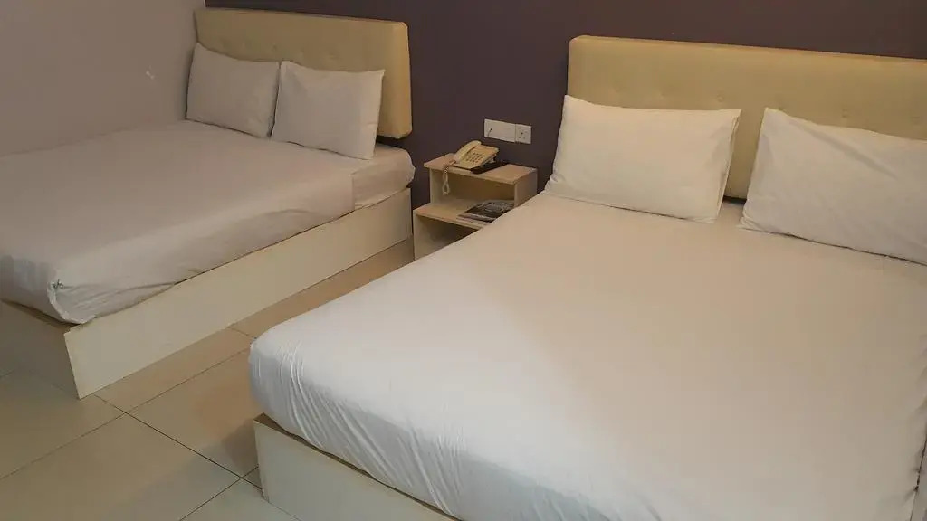 Swing & Pillows - Kota Damansara