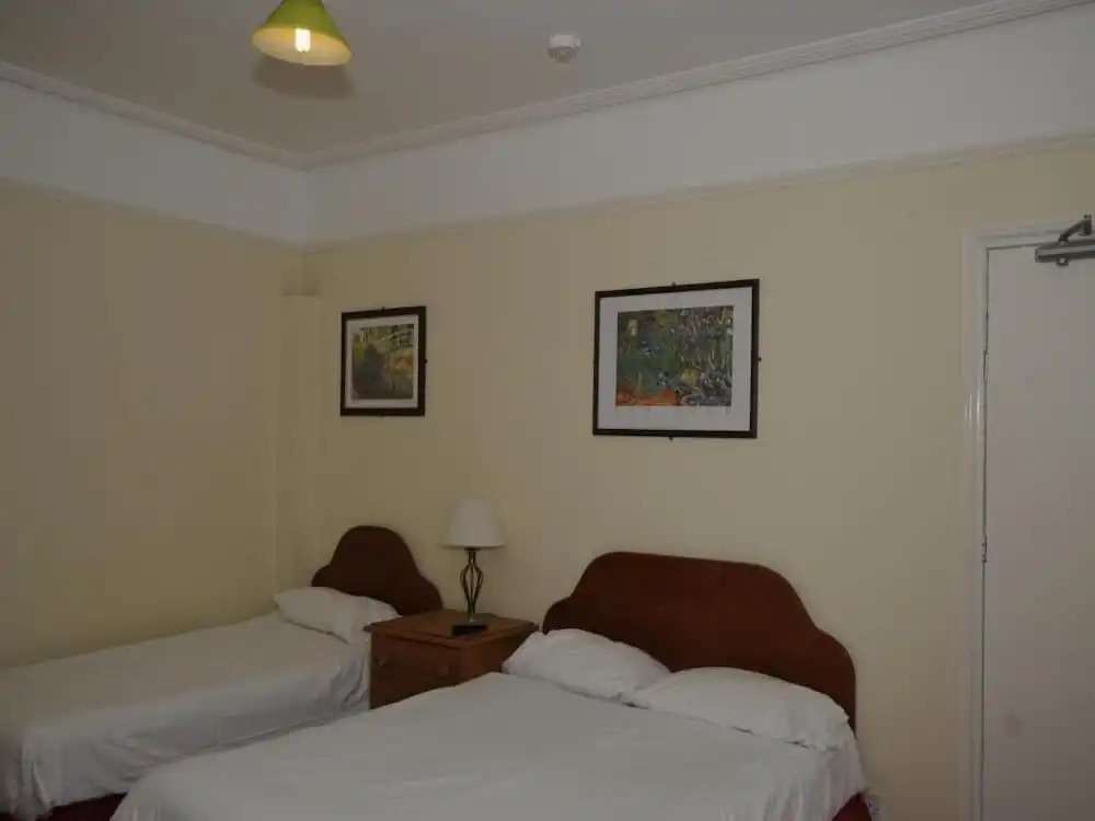 Wimblehurst Hotel