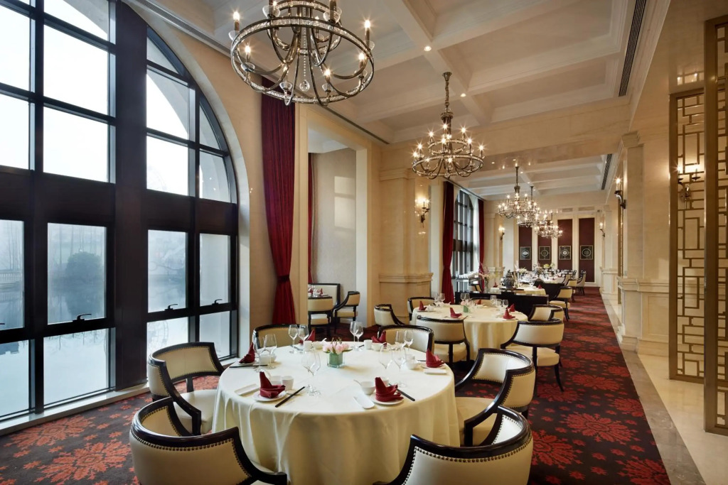 Yin Run Jin Jiang Castle Hotel