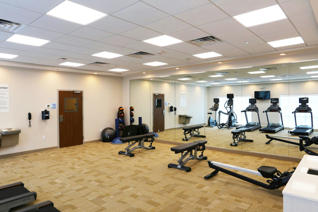 Holiday Inn Express & Suites - Houston IAH - Beltway 8 by IHG