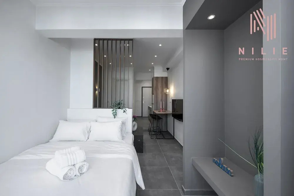 Venus, Nilie Hospitality MGMT