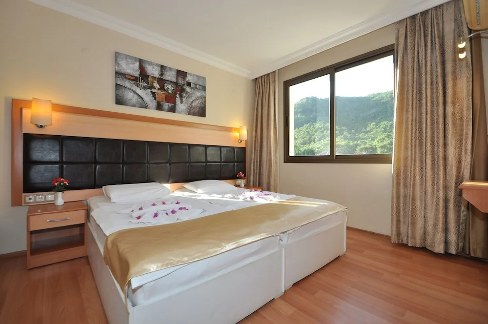 EcemHotel