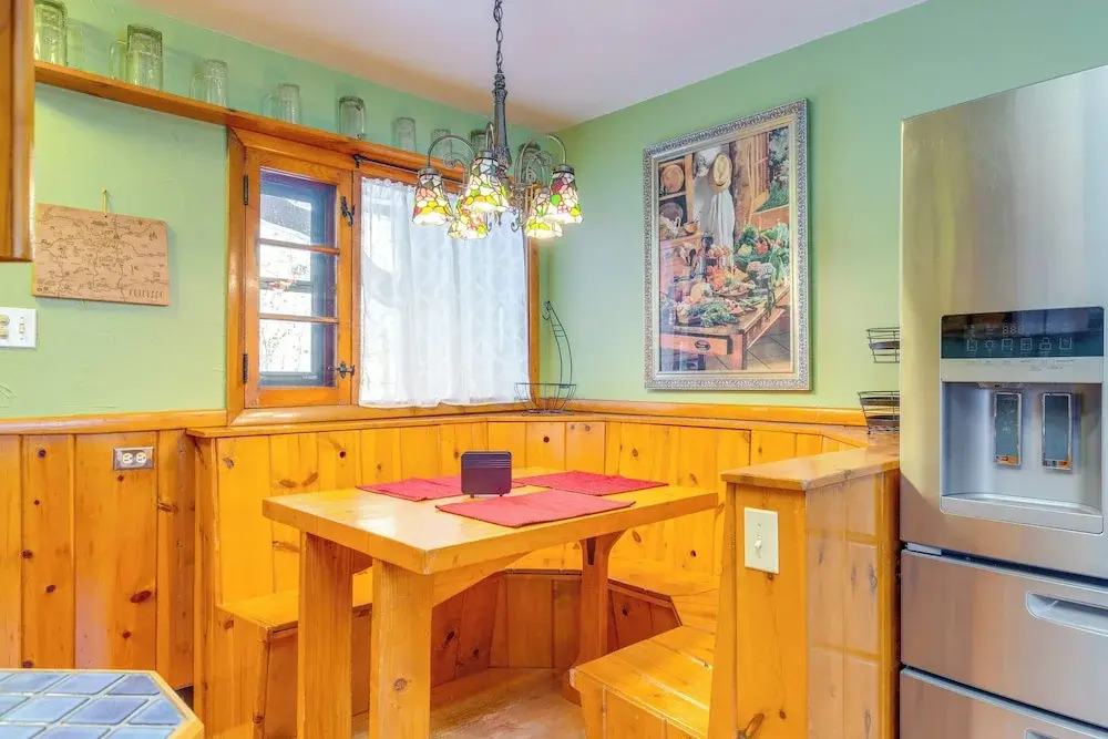 Charming Idaho Springs Retreat on Chicago Creek!