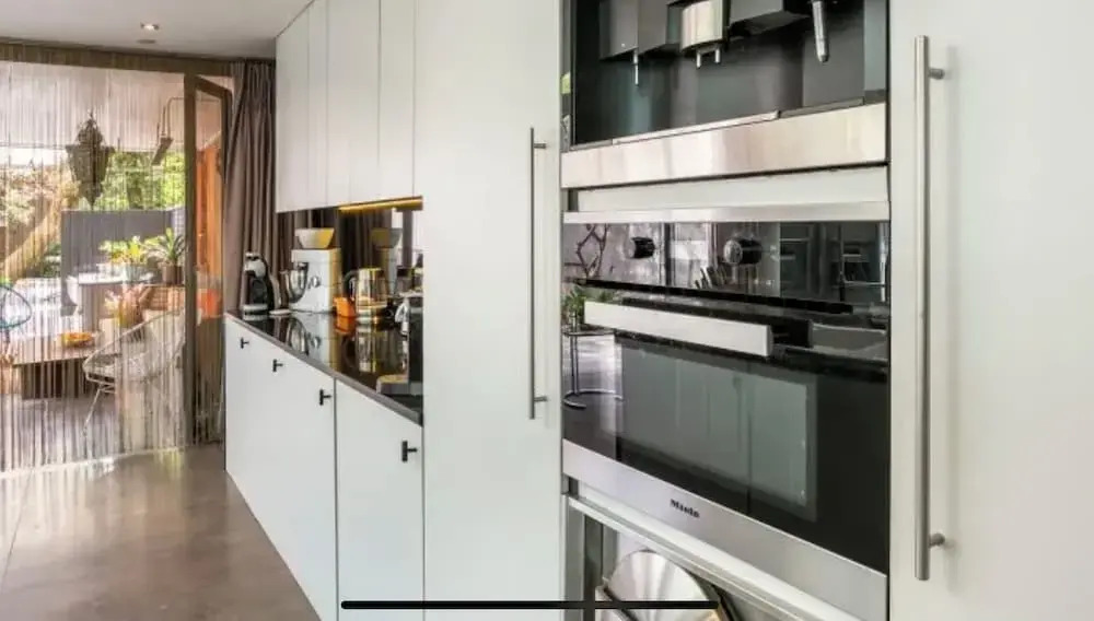Villa Anvers 4 BDR Parking