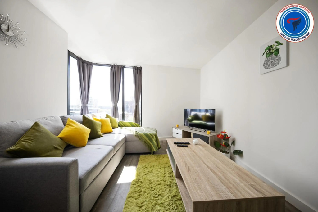50 PERCENT OFF FOR MONTHLY AND WEEKLY STAYS, PERFECT FOR LONG STAYS FOR FAMILIES , BUSINESS, LEISURE & RELOCATIONS - 2 Bedroom at Premium Executive Serviced Apartment Birmingham - Free WiFi, Free Parking- Sheraton View
