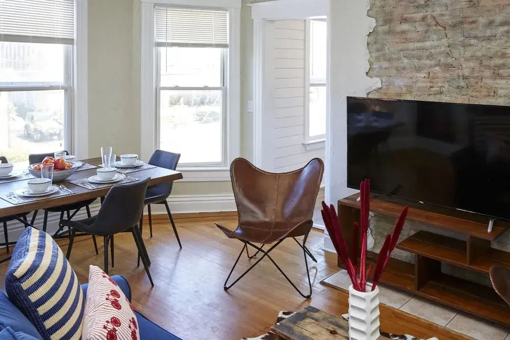 Heart of Highlands! 3BR Loft!