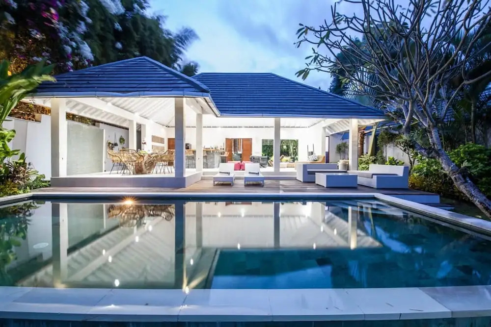 Villa Imbuh 2 - Tropical Oasis 3BR in Central Canggu