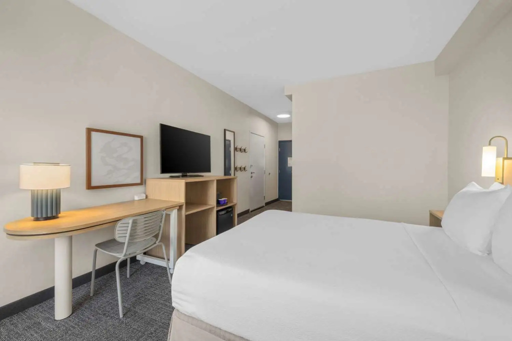 Spark by Hilton Bakersfield Central