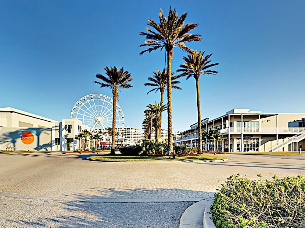 New Listing! Coastal Charmer W/ Luxe Amenities 3 Bedroom Condo