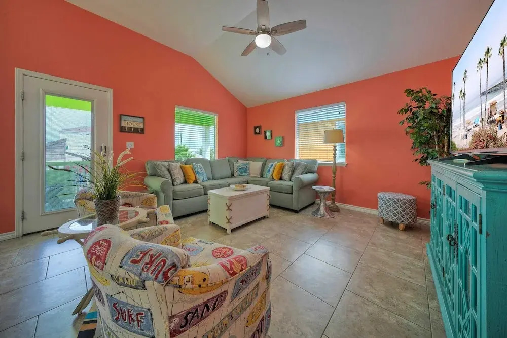 Laid Back Lime by AvantStay | Near Beach w/ Pool, Complimentary Pool Warmer