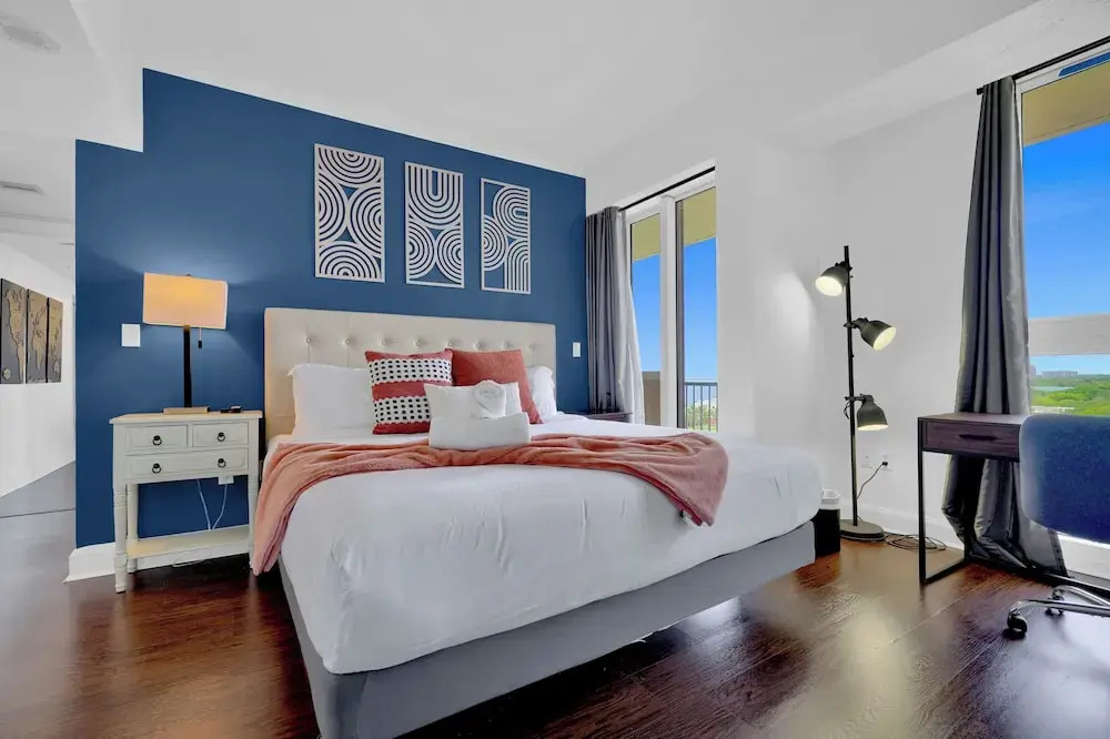 Ocean View 2 Bedroom in Coconut Grove