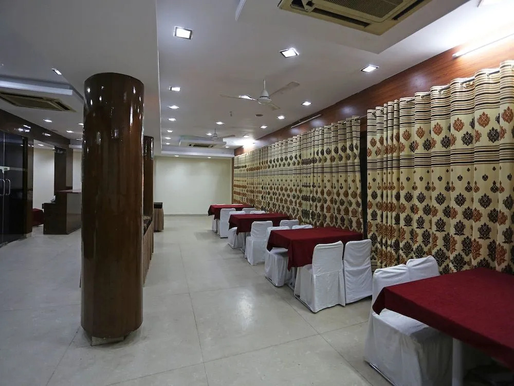 OYO 11307 Hotel Satya Villas