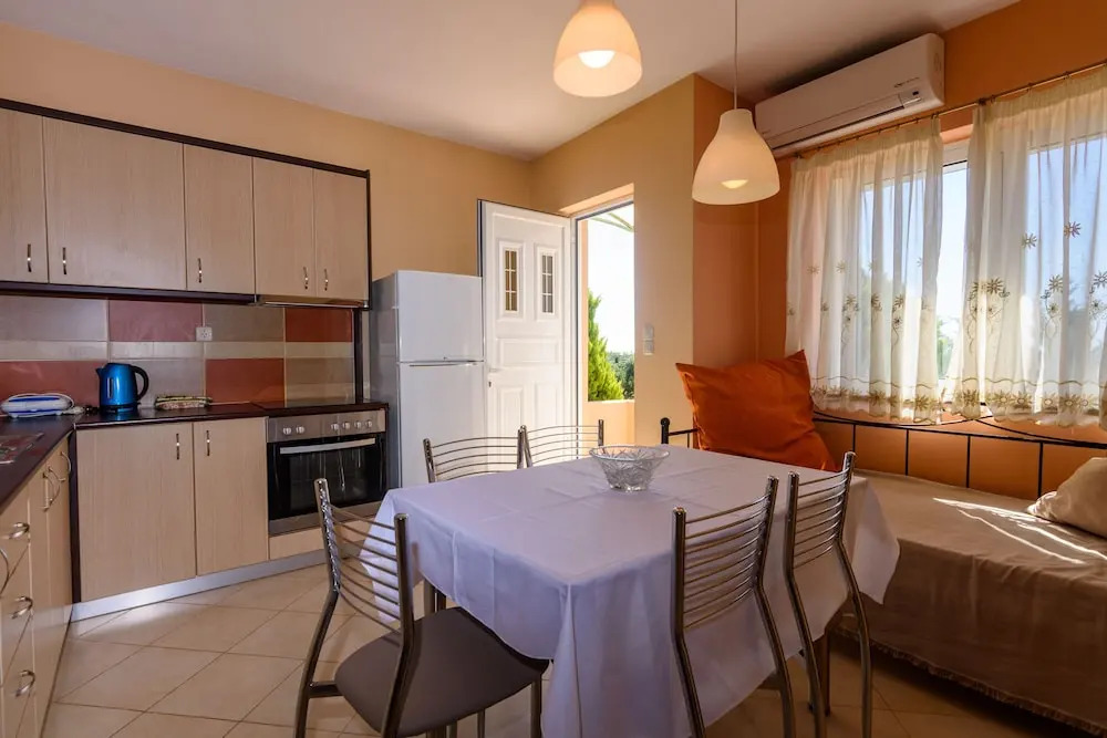 Kyparissia Garden Retreat - Fully Lux Duplex