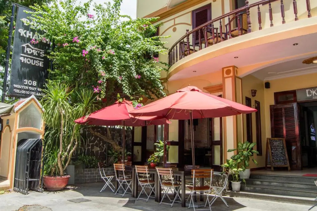 DKs Backpacker Hotel