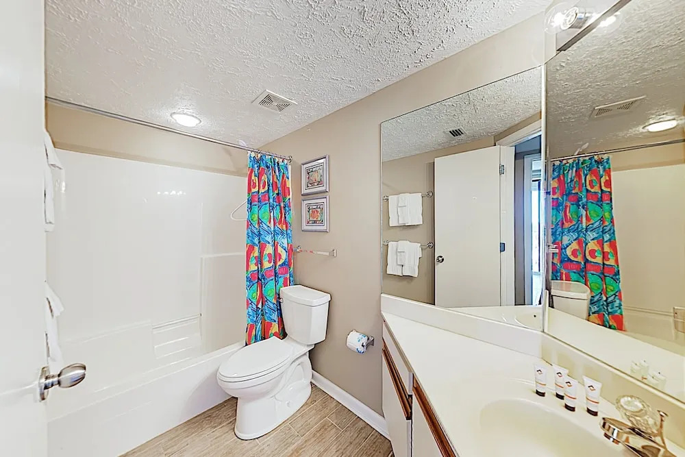 New Listing! Beachfront Corner Unit W/ Pools 3 Bedroom Condo