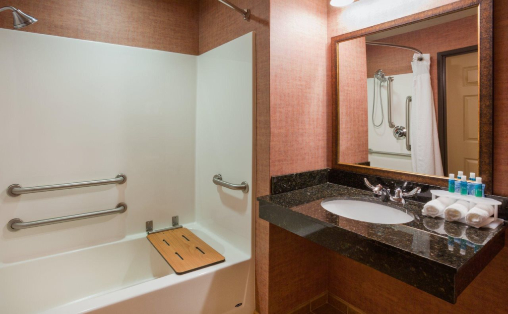 Holiday Inn Express Hotel & Suites Brainerd-Baxter by IHG